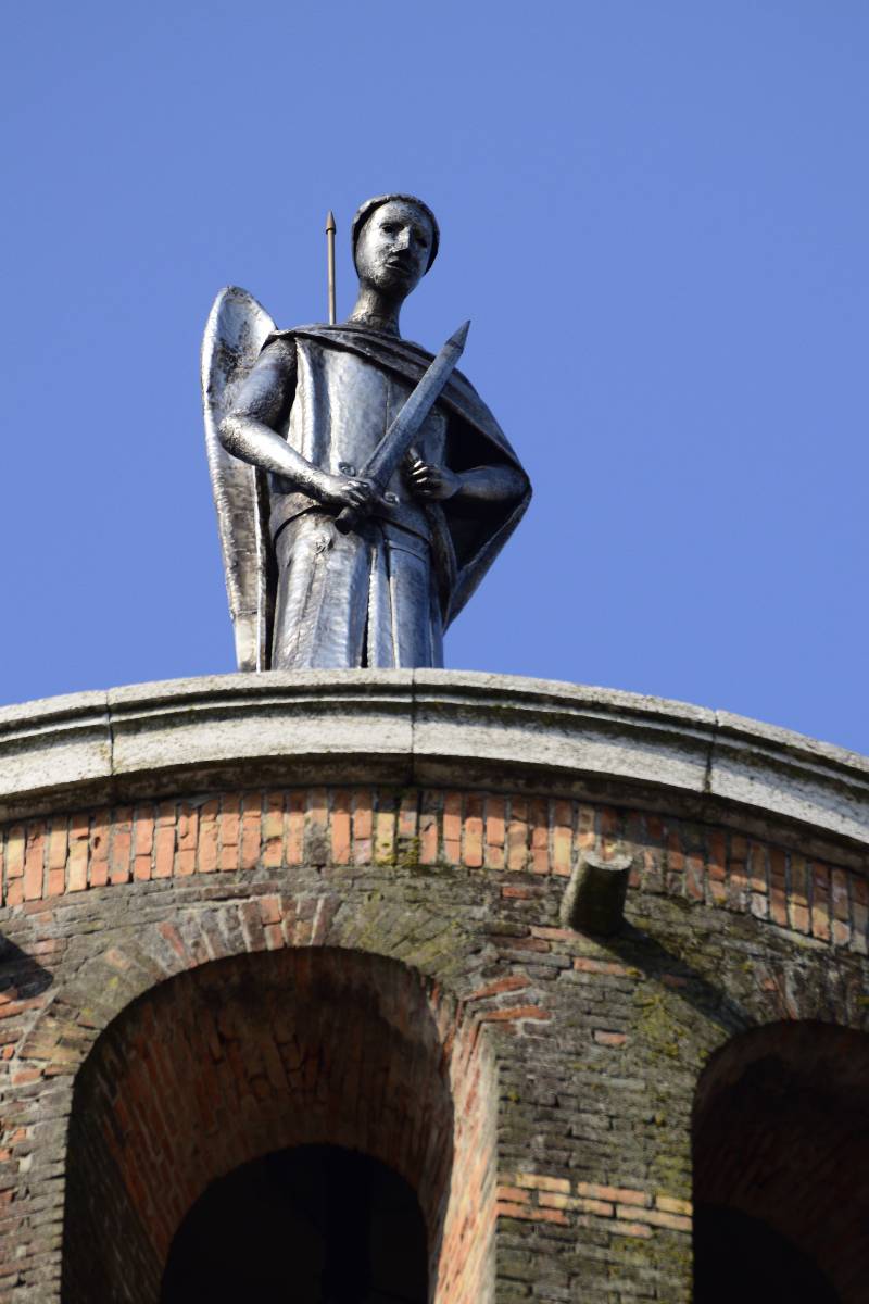 Statua del campanile di San Michele  | Gloria Postuma