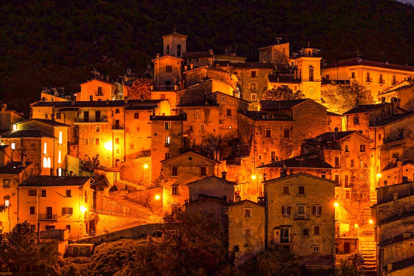 Scanno by night  | DaphnePhoto -CC BY-SA 4.0