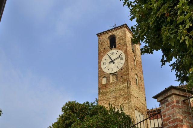Torre dell'Orologio di Neive   | Massimo Parisi/shutterstock
