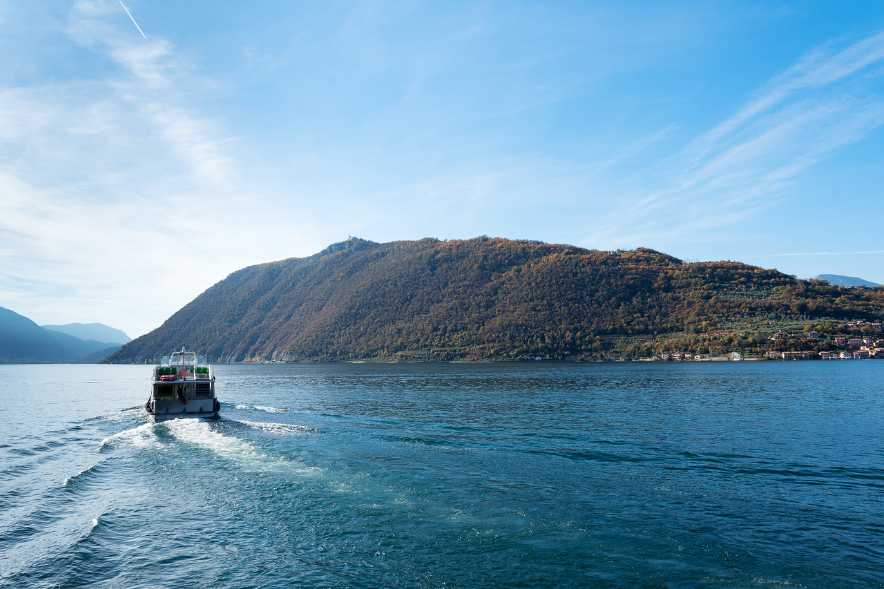 In barca sul Lago d'Iseo  | Janis Smits/shutterstock