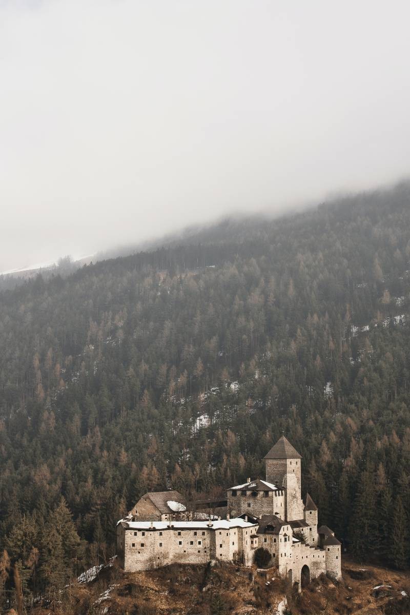 Burg Taufers - Castello di Tures  | eberhard.grossgasteiger - unsplash.com