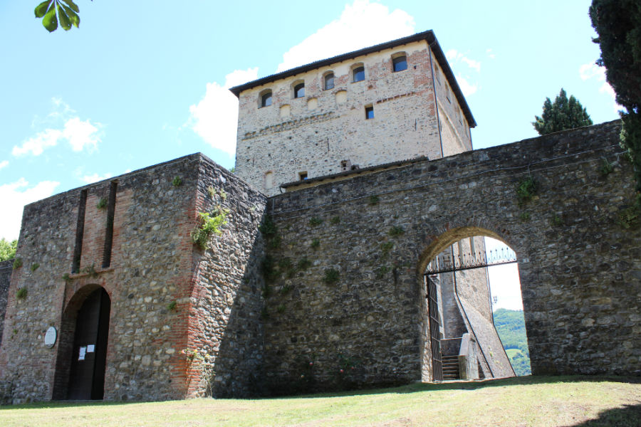 Bobbio, ingresso del Castello Malaspina  | IAT Bobbio