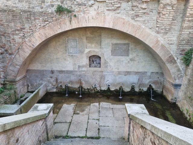 Fontana del Duca, Castell'Arquato  | e-borghi