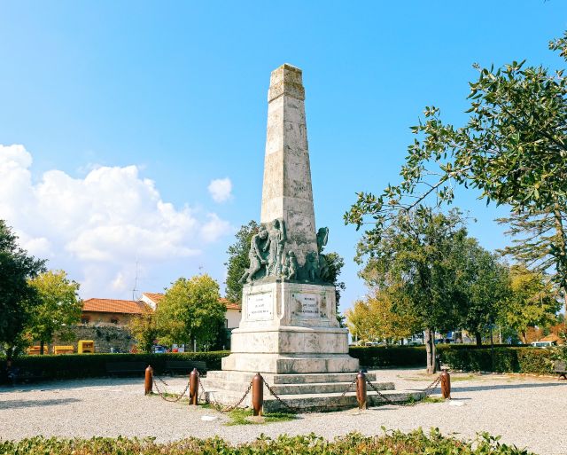 Monumento ai caduti di San Gimignano  | tommao wang