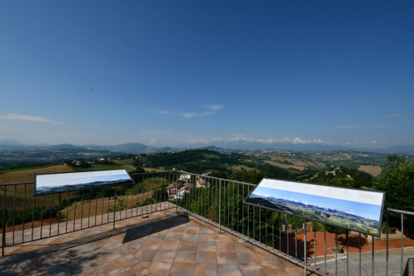 Monte Vidon Corrado, Terrazzo Panoramico  | Studio fotografico Mariano Fagiani