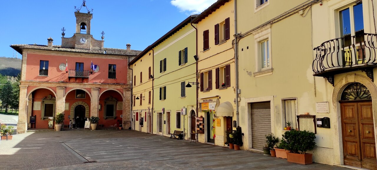 Piazza Sant'Agata a Sant'Agata Feltria  | kappaelle/flickr