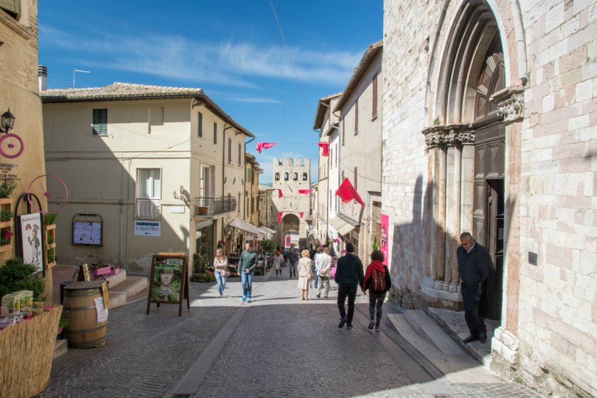 Traditional parade over the streets of Montefalco on Easter Monday  | 