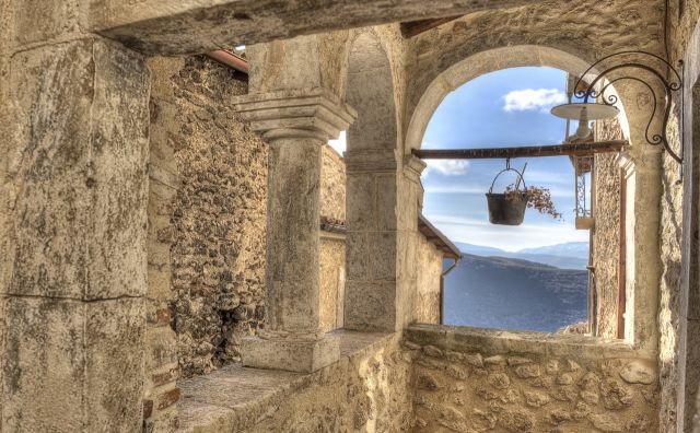 Vista da Santo Stefano di Sessanio  | Stefano Pellicciari/shutterstock