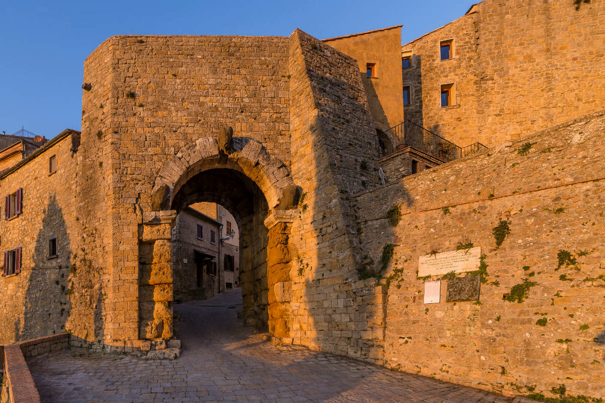 Porta All'Arco, Volterra