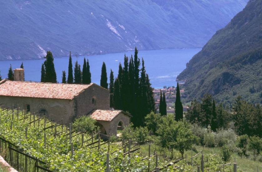 Trentino Alto-Adige: un itinerario tra artisti, mercatini e leggende