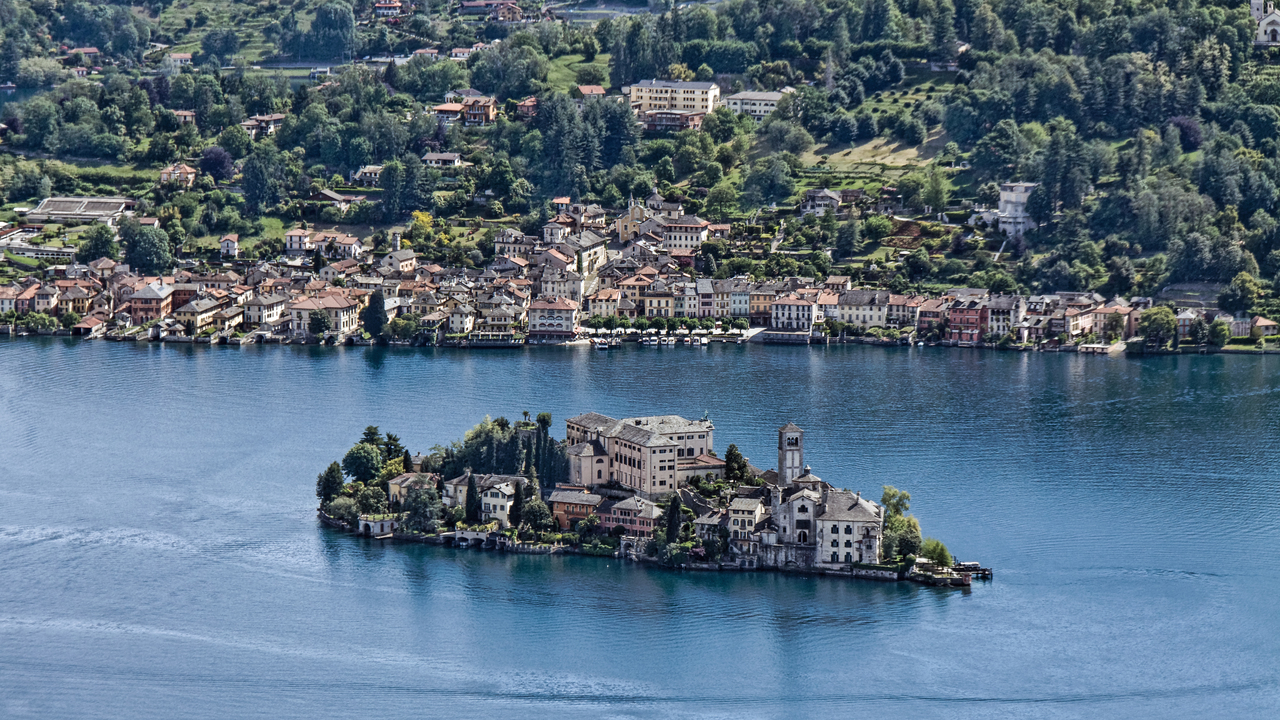 Orta San Giulio: an escape into the romantic Middle Ages
