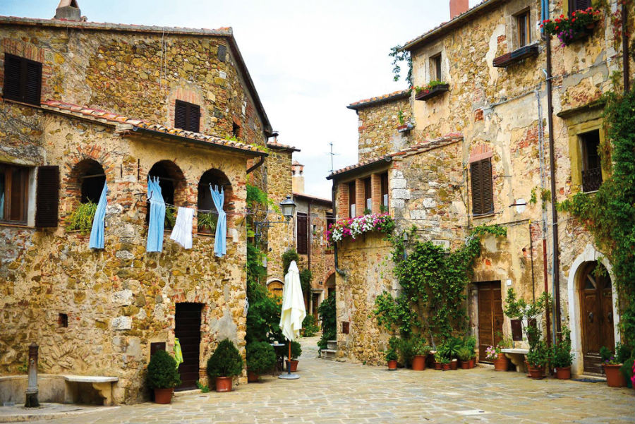 Discover the Giardino del Centro Storico in the village of Montemerano