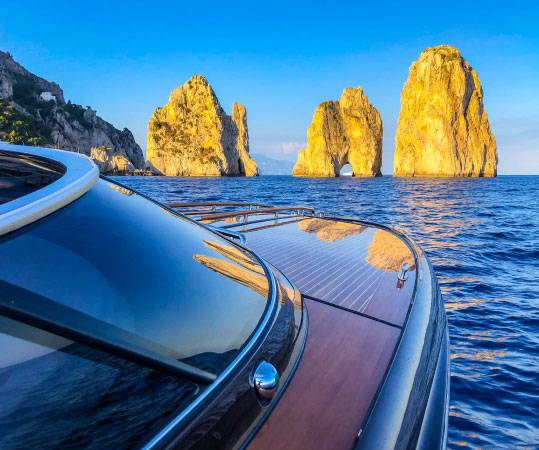 Mini crociera alla scoperta della Costiera Amalfitana su uno yacht di lusso