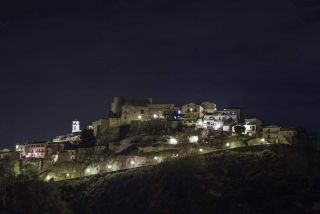 Santa Severina in notturna  | Paki Cassano - e-borghi Community
