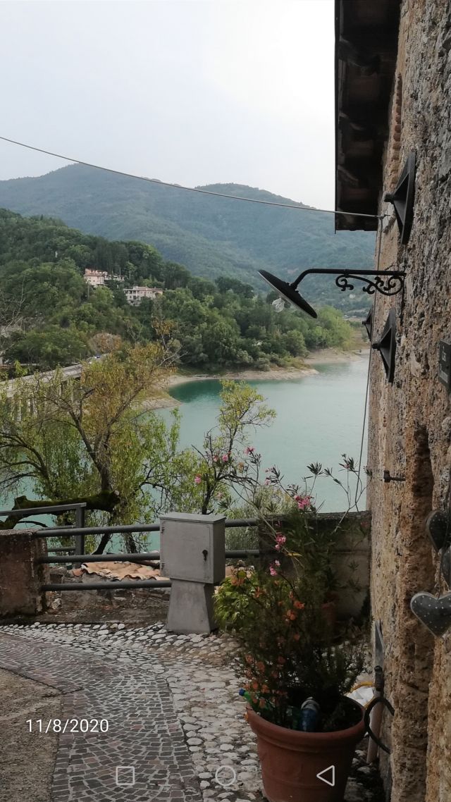 Castel di Tora is one of the villages surrounding Lake Turano. It is beautiful to walk along the small streets of this village and admire the view of the lake at every corner.  | Desiree LoBartolo - e-borghi Community