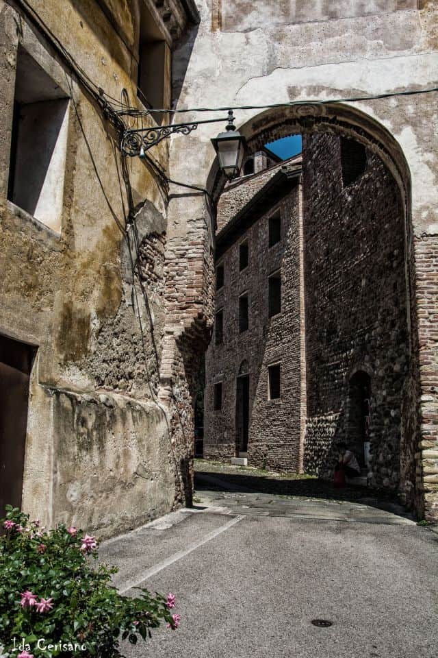 Il castello  | Ida Cerisano - e-borghi Community