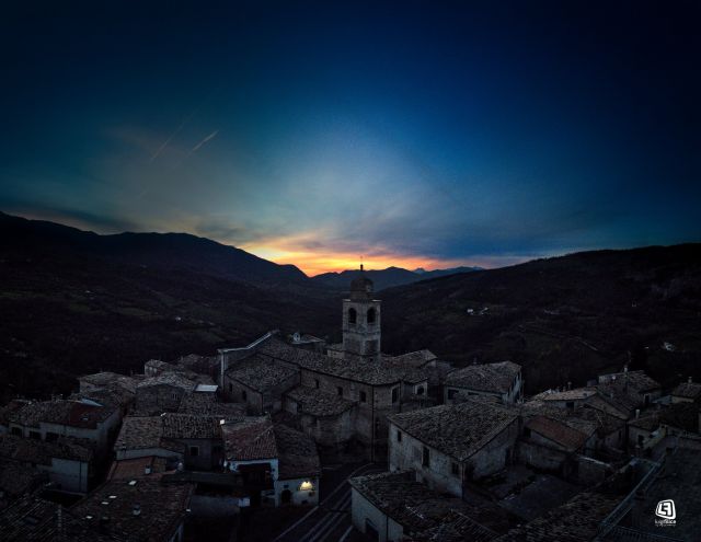 Tramonto sulla Chiesa di San Nicola a Caramanico Terme  | Luigi Filice - e-borghi Community