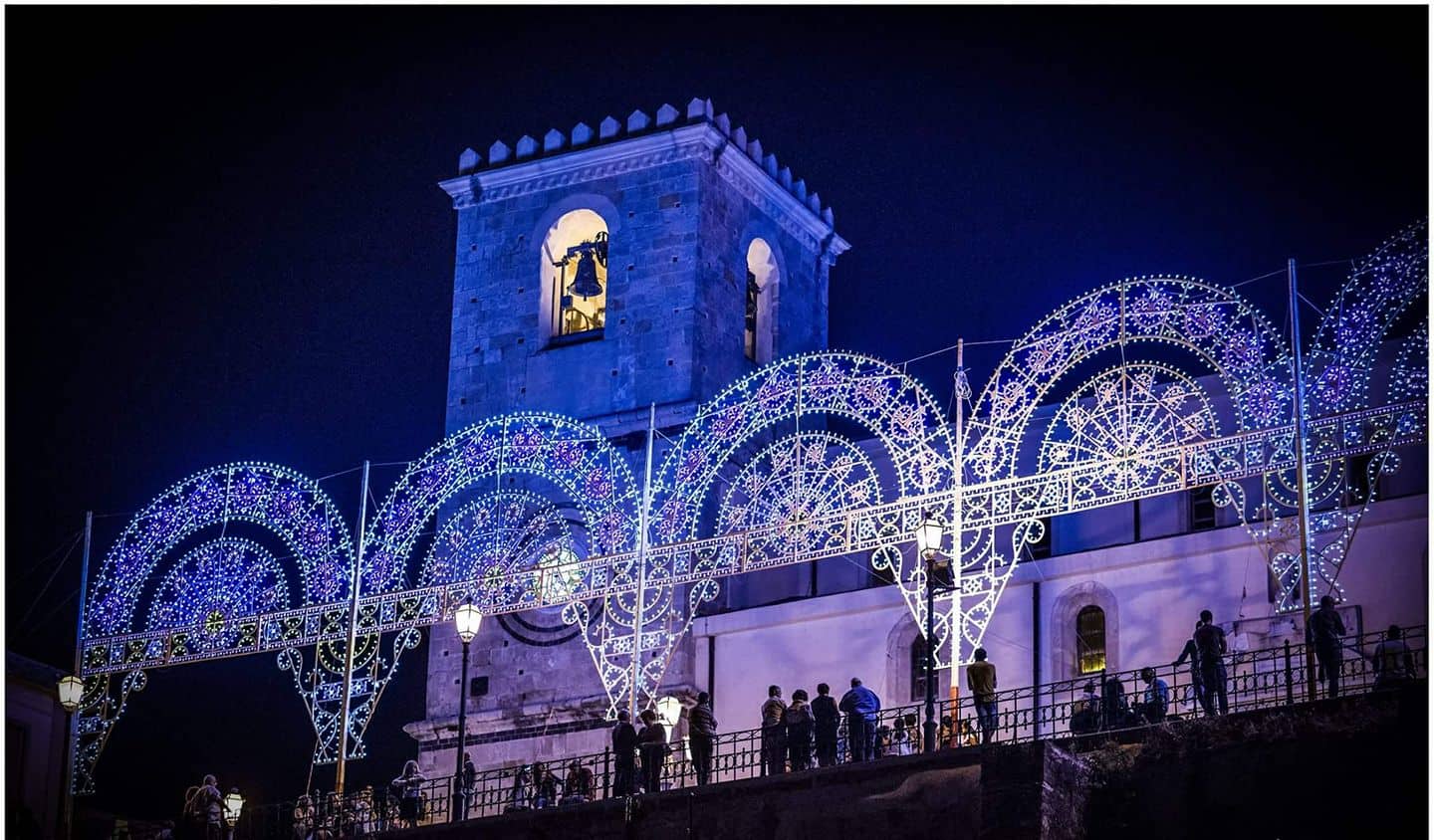 Castroreale: Piazza delle Aquile under the effect of the lights of the luminaries  | Santi De Palma - e-borghi Community